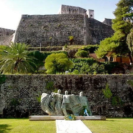 Kampielo Homes - 19th Century Three Level Place * Corfu (city)